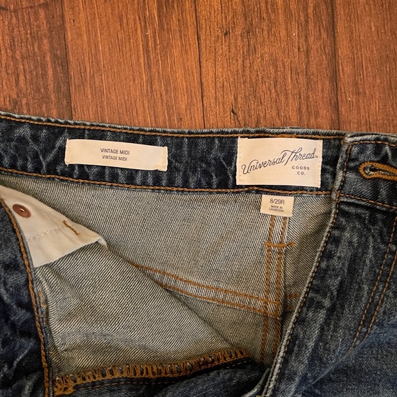 Universal Thread Shorts - Picture 3 of 3